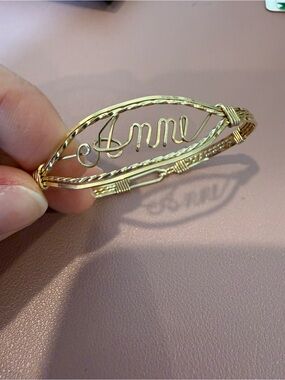 Personalized Gold-Tone 'Anne' Script Wire Bangle Bracelet